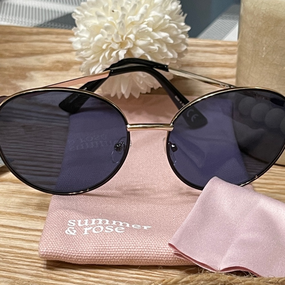 SUMMER & ROSE Harper Round Blue Aviator W/Black Rims - Picture 2 of 12